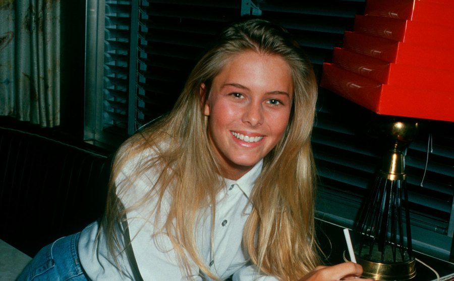 Nicole Eggert is hanging out at a diner. 
