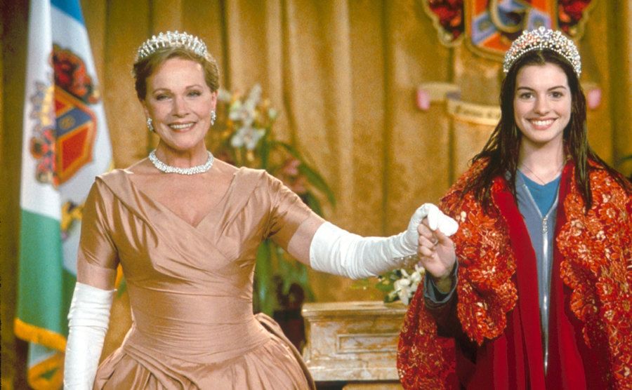 Julie Andrews and Anne Hathaway on the set of the Princess Diaries.