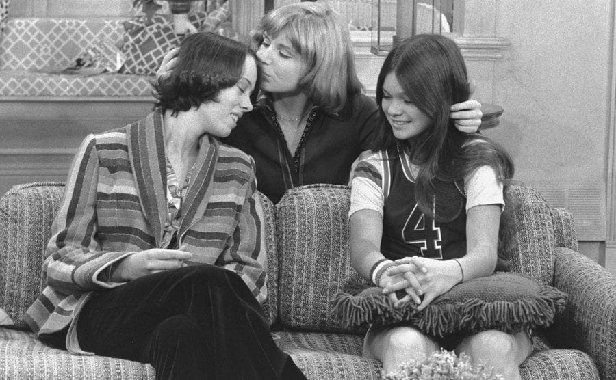 Mackenzie Phillips, Valerie Bertinelli, and Bonnie Franklin on the set of One Day at a Time. 