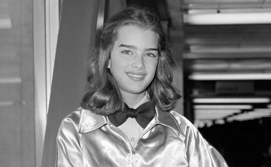 A photo of Brooke Shields in the airport.