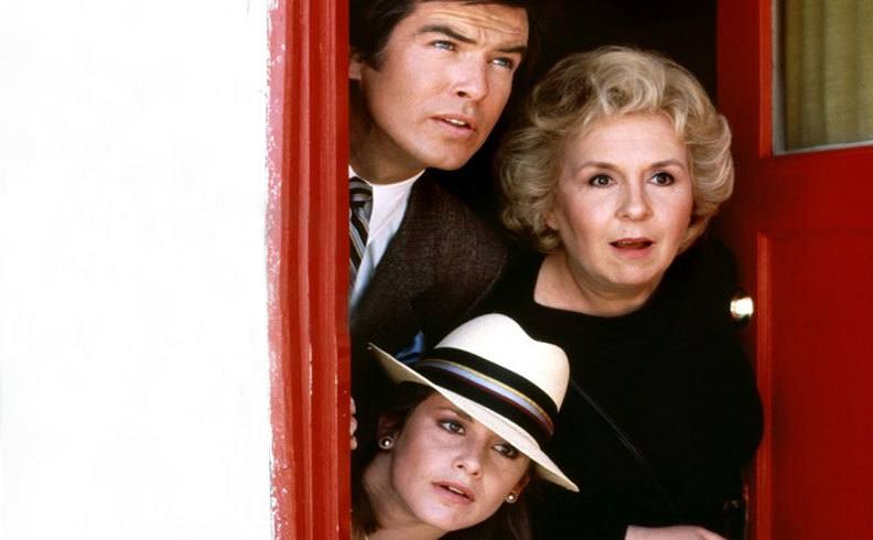 Pierce Brosnan, Doris Roberts, and Stephanie Zimbalist in a still from the show. 