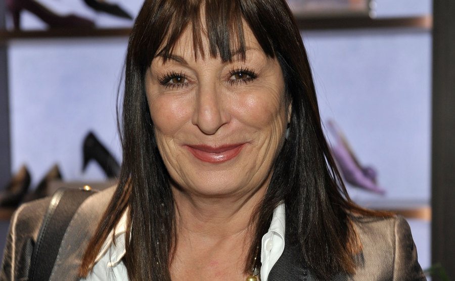 A picture of Anjelica during an event.